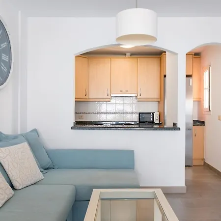 Homeforguest Con Piscina A 50m Del Mar En La Caleta Apartment